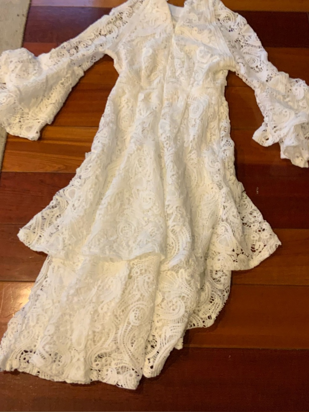 SHEIN White Lace High-Low Dress with Bell Sleeves